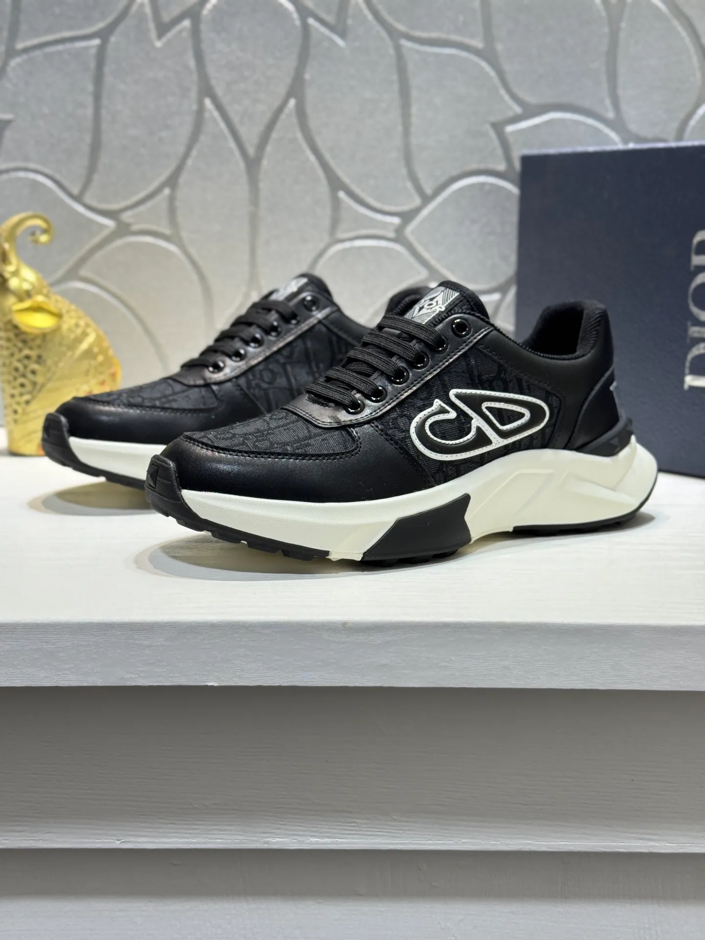 Men's shoes 💰440 [New style] 🐞🐞Original quality! Dior🔥Christan Dior (Dior) hot style [new style]⚠⚠️Top purchasing agent🔍🔍Men's HK counters are on sale simultaneously. Sole: The original sole is specially provided by the original factory. The exclusive movable molded sole is super comfortable. The original factory follows the order. 🔍🔍The high-quality multi-color splicing design is exquisite and unique. 💪Details determine the quality. We only make shoes with care. You can enter and leave the counter at will. Welcome to compare 🇮🇹 Size: 38-44 (45 customized